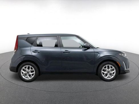 Used 2025 Kia Soul LX w/ LX Technology Package FWD image 10