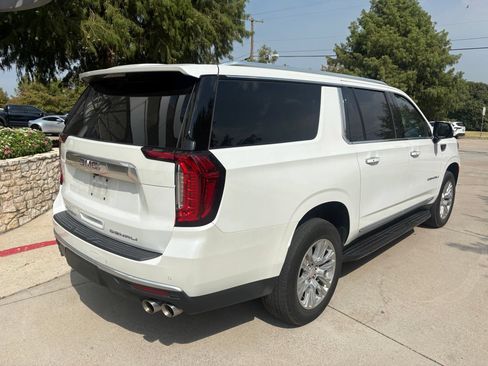 Used 2024 GMC Yukon XL Denali AWD/4WD image 4