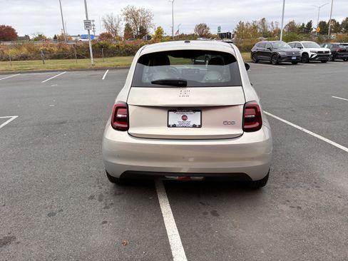 New 2025 FIAT 500 e image 7