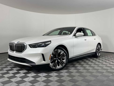 New 2026 BMW 530i w/ Premium Package image 1