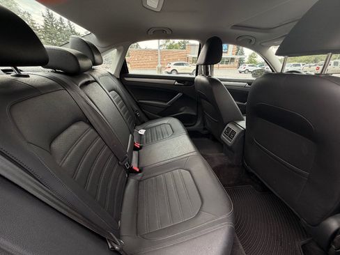 Used 2015 Volkswagen Passat 1.8T SE FWD image 17