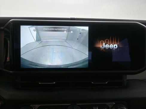 Used 2025 Jeep Wrangler Sport AWD/4WD image 11