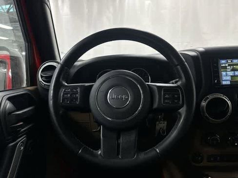 Used 2017 Jeep Wrangler Unlimited Sahara w/ Connectivity Group AWD/4WD image 15