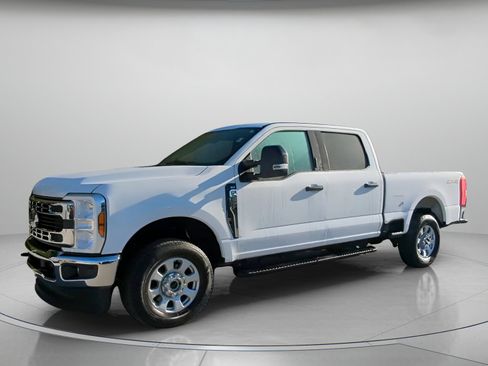 Certified 2024 Ford F250 XLT image 12