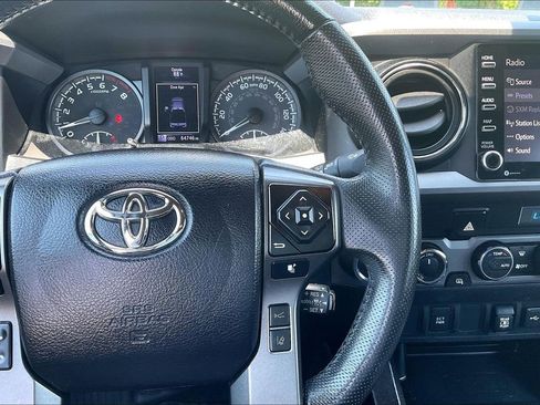 Used 2021 Toyota Tacoma TRD Off-Road AWD/4WD image 19