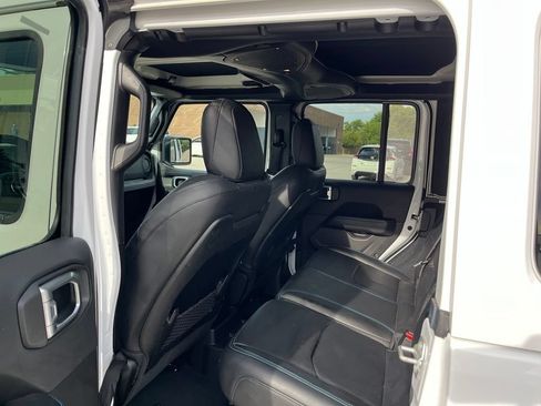 Used 2024 Jeep Wrangler Unlimited Rubicon 4xe AWD/4WD image 13