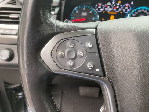 Used 2020 Chevrolet Suburban Premier image 16