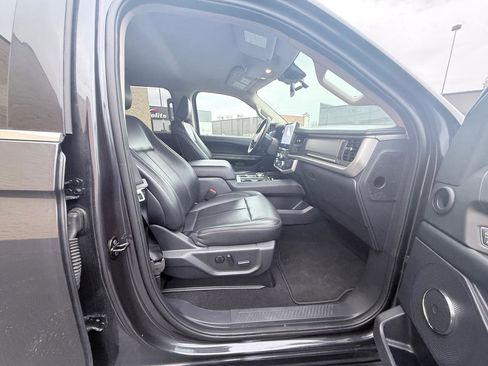 Used 2024 Ford Expedition Max XLT image 9