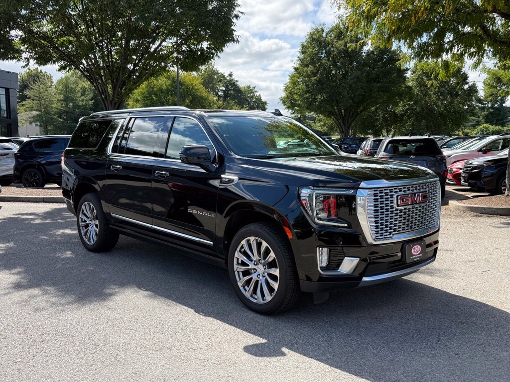 Used 2024 GMC Yukon XL Denali AWD/4WD image 1
