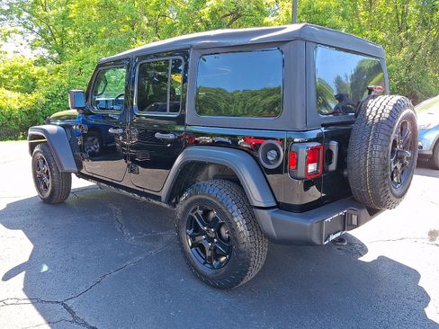 Used 2023 Jeep Wrangler Unlimited Sport AWD/4WD image 4
