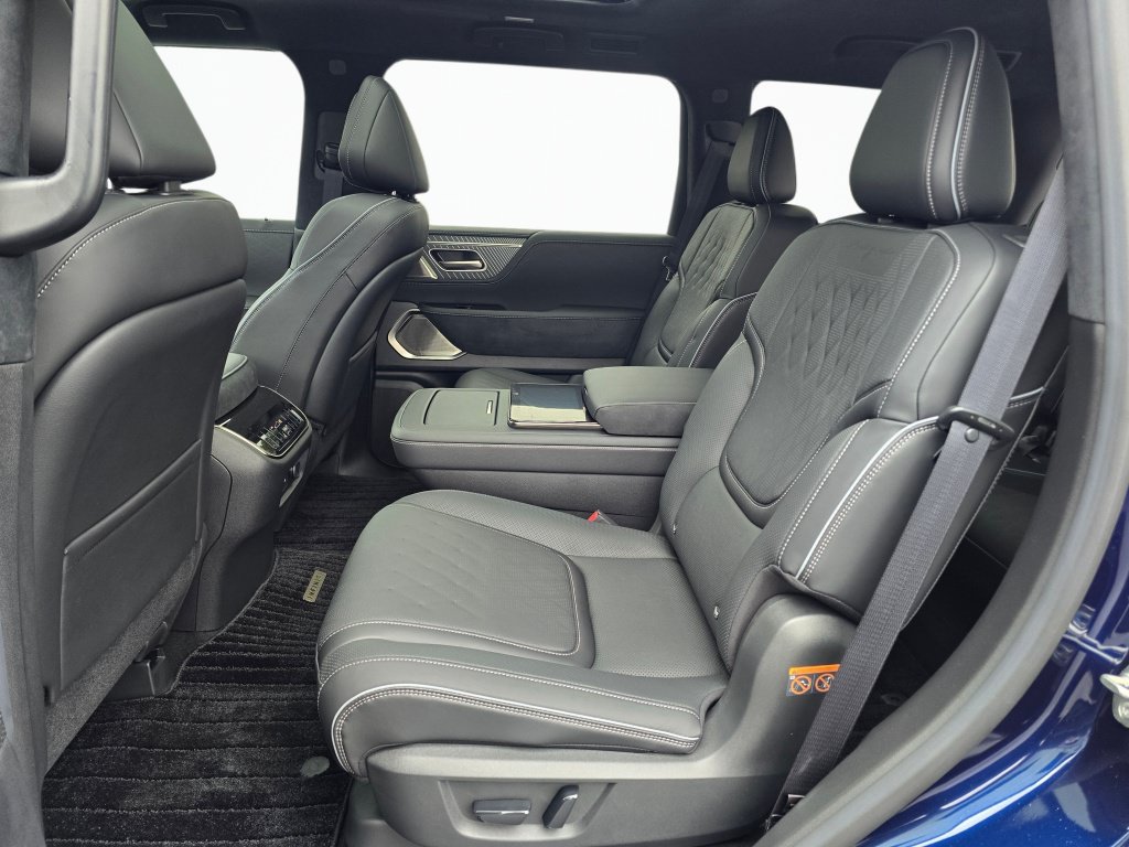 New 2026 INFINITI QX80 Autograph w/ Premium Cargo Package AWD/4WD image 18