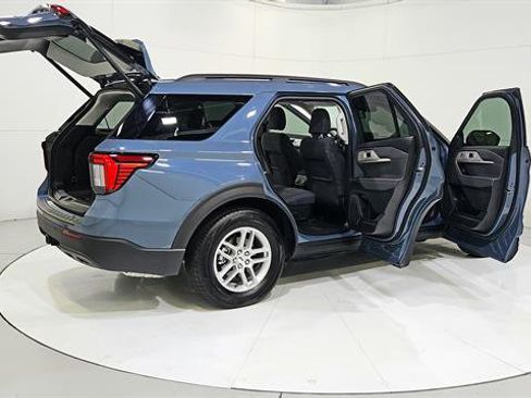Used 2025 Ford Explorer Active RWD image 32