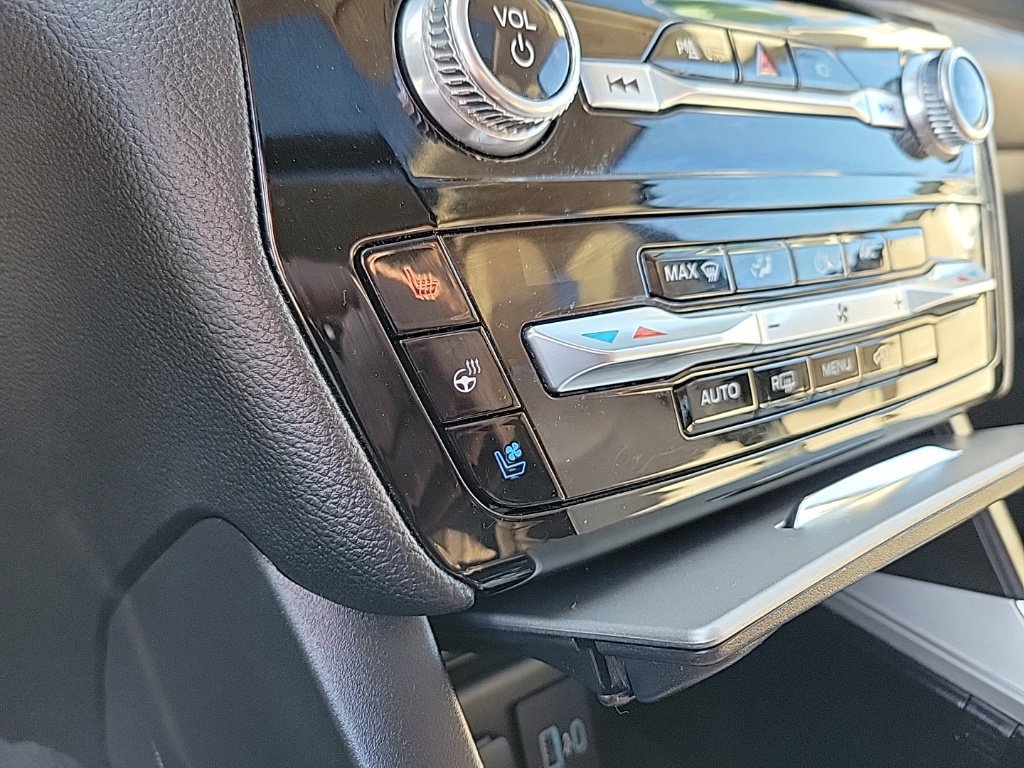 Used 2021 Ford Explorer Limited AWD/4WD image 9