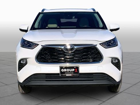 Used 2023 Toyota Highlander Limited image 4