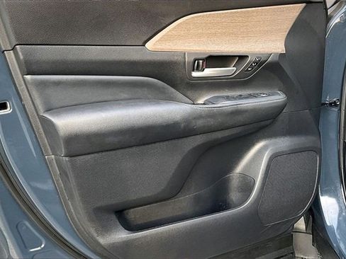 Used 2024 Toyota Grand Highlander Limited image 17