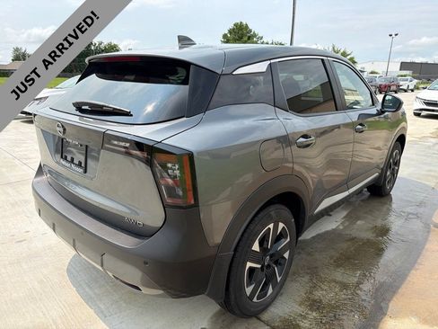 Certified 2025 Nissan Kicks SV AWD/4WD image 5