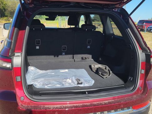 New 2025 Jeep Grand Cherokee Laredo image 8