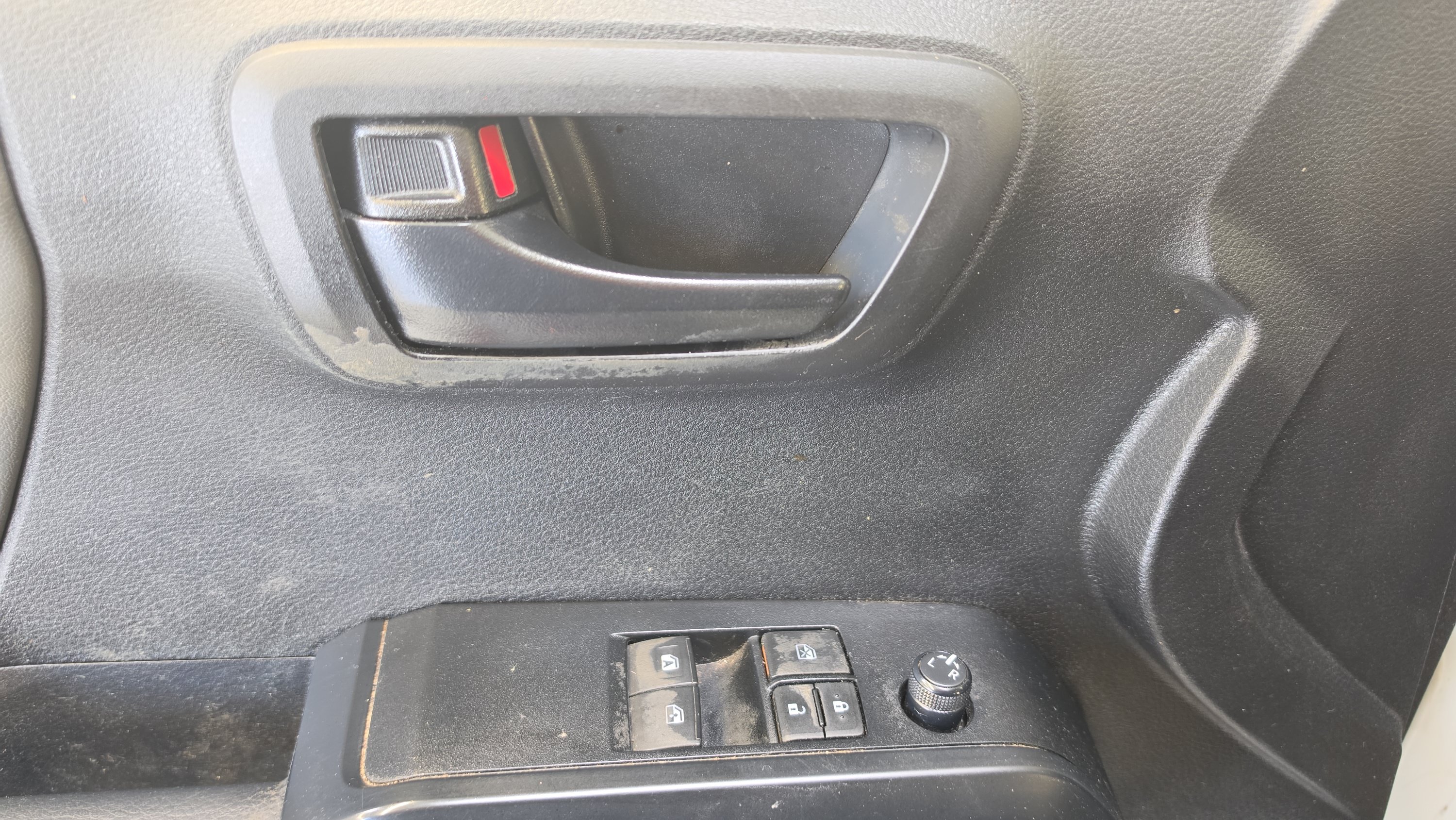 Used 2022 Toyota Tacoma SR w/ SX Package RWD image 11