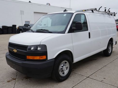 Used 2019 Chevrolet Express 2500 Work Van w/ Driver Convenience Package image 4
