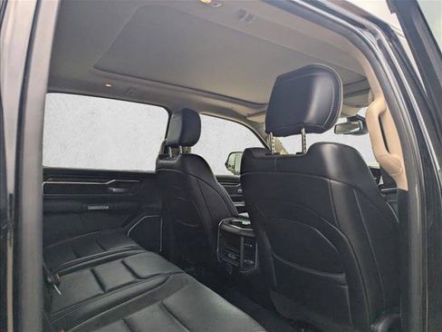 Used 2019 RAM 1500 Laramie AWD/4WD image 14