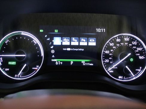 Used 2024 Toyota Sienna Platinum image 4