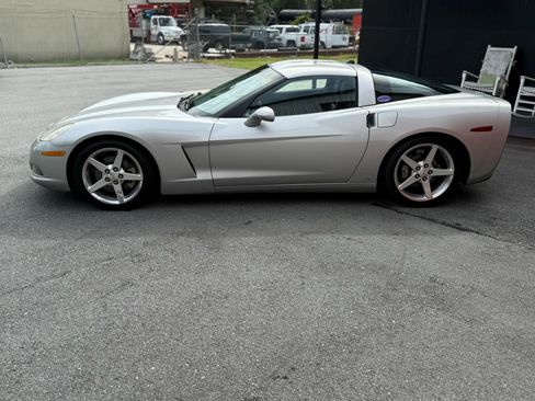 Used 2005 Chevrolet Corvette Coupe w/ Preferred Equipment Group image 4