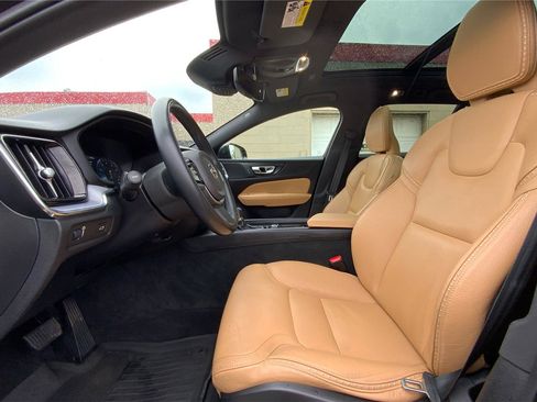 Used 2020 Volvo V60 T5 Cross Country w/ Protection Package Premier image 10