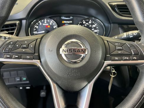 Used 2017 Nissan Rogue S FWD image 24