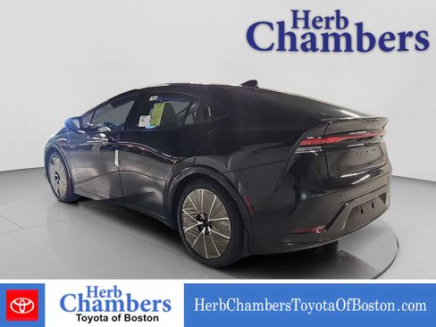 Used 2024 Toyota Prius Limited AWD/4WD image 3