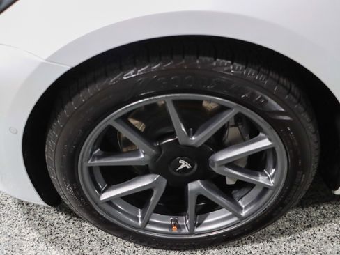 Used 2022 Tesla Model 3 Long Range image 11