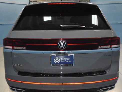 Certified 2025 Volkswagen Atlas SEL Premium R-Line image 23