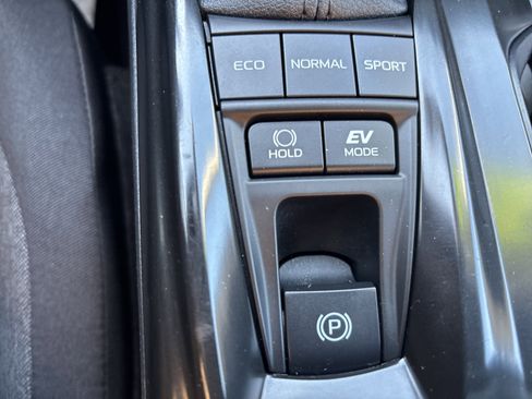 Used 2025 Toyota Camry LE image 30