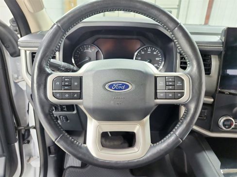 Used 2024 Ford Expedition Max XLT image 23