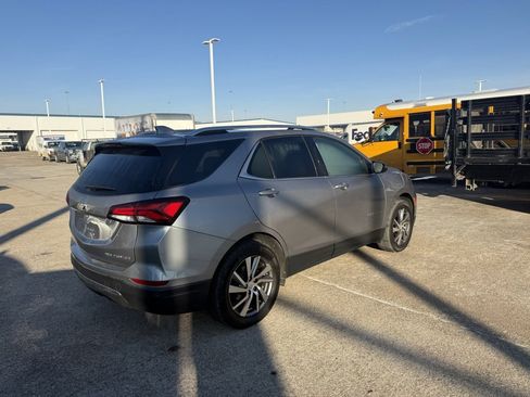 Used 2023 Chevrolet Equinox Premier image 5