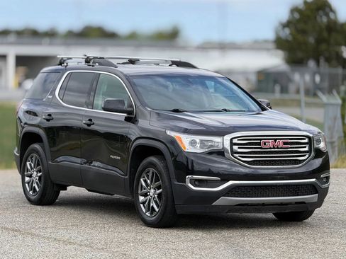 Used 2017 GMC Acadia SLT w/ LPO, Floor Liner Package image 1