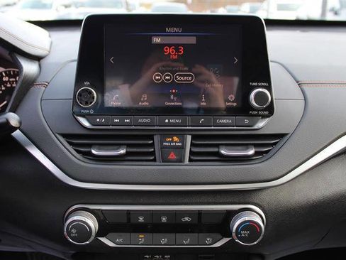 Used 2019 Nissan Altima 2.5 SR image 17