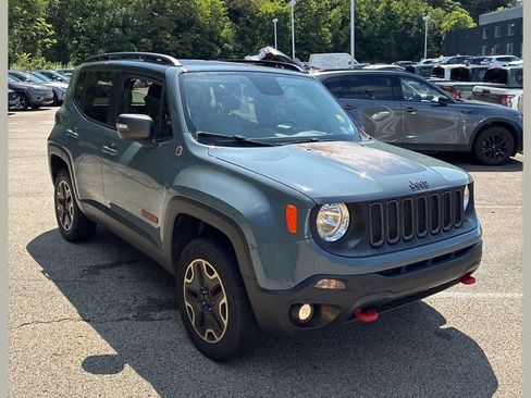 Used 2017 Jeep Renegade Trailhawk w/ Premium Trailhawk Package AWD/4WD image 1