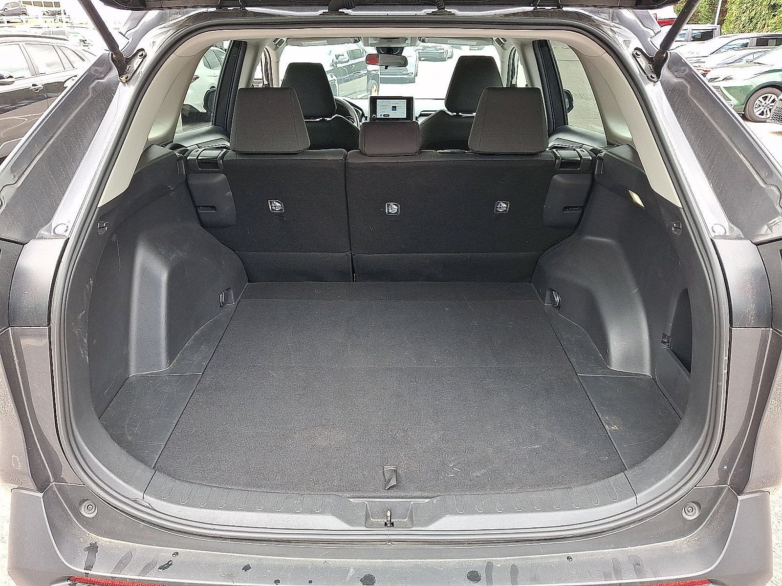 Used 2025 Toyota RAV4 XLE AWD/4WD image 29