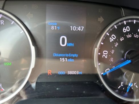 Used 2022 Toyota RAV4 XLE Premium AWD/4WD image 11