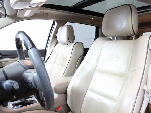 Used 2019 Jeep Grand Cherokee Overland image 12