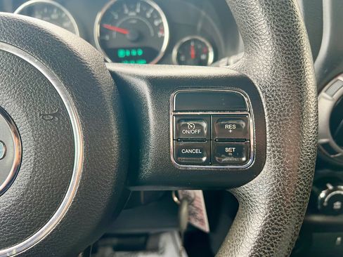 Used 2015 Jeep Wrangler Sport image 17