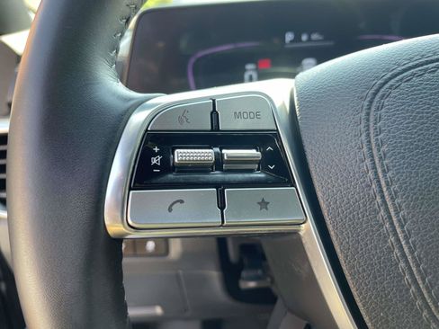 Used 2024 Kia Telluride EX w/ EX Captain's Chair Package FWD image 10