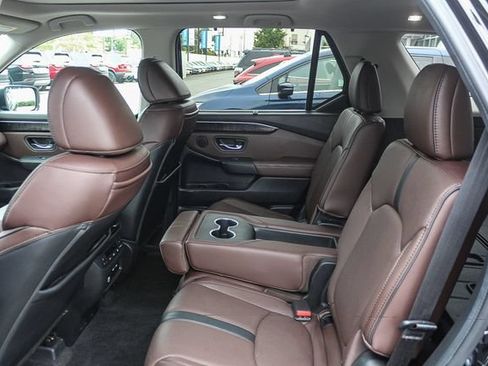 Used 2024 Honda Pilot Elite image 23