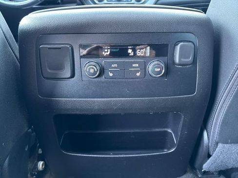 Used 2017 Chevrolet Suburban Premier RWD image 47