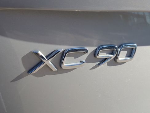 Used 2025 Volvo XC90 B6 Plus image 13