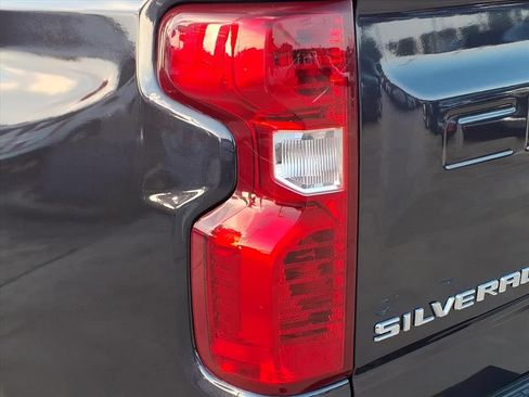 Used 2022 Chevrolet Silverado 1500 Custom Trail Boss AWD/4WD image 12