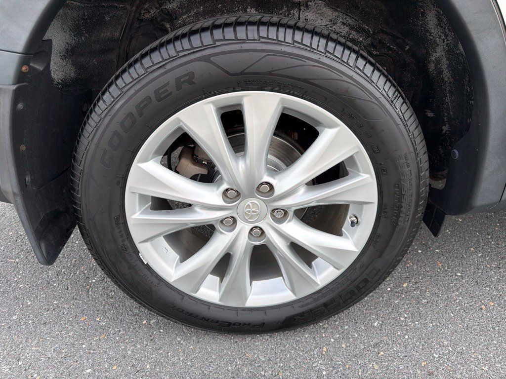 Used 2014 Toyota RAV4 Limited w/ Technology Package AWD/4WD image 12