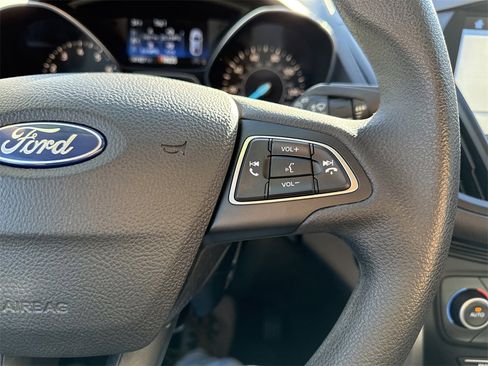 Used 2019 Ford Escape SE image 29