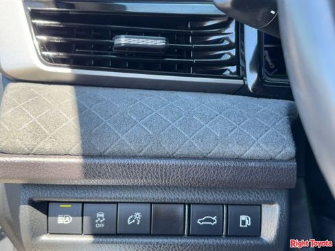 Certified 2025 Toyota Camry XLE image 31