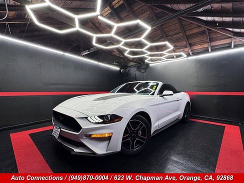 Used 2018 Ford Mustang Premium RWD image 2